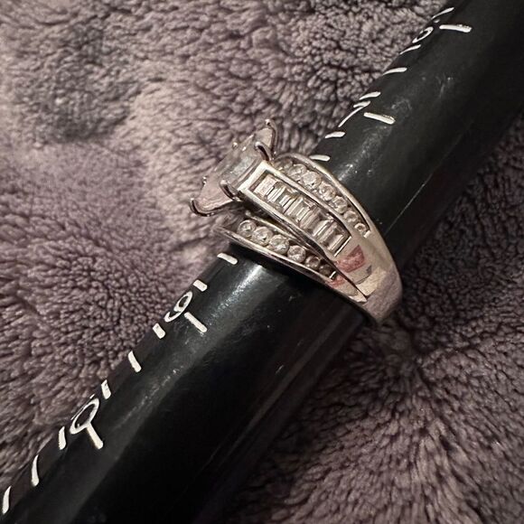 Sterling 925 Silver Cubic Zirconia Marquis Ring Size 8 Baguettes - Picture 8 of 10